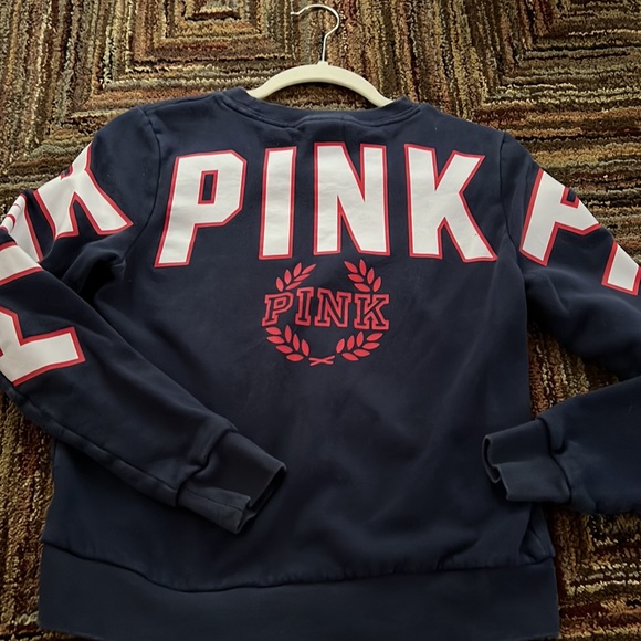 Pink crewneck size XS with pink wording on the side and back - Picture 2 of 3